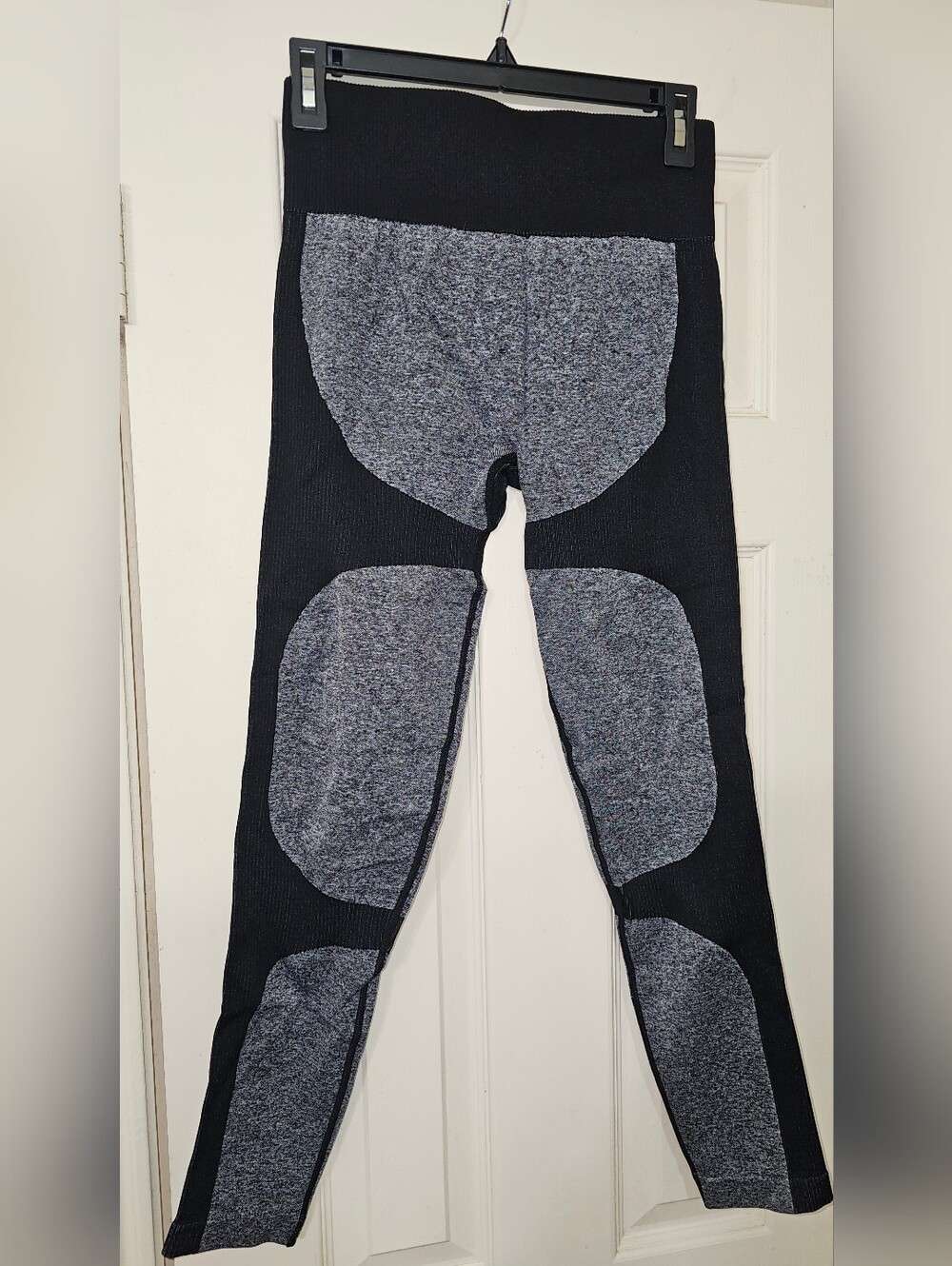 Seamless Black Leggings with Heather Gray Patches